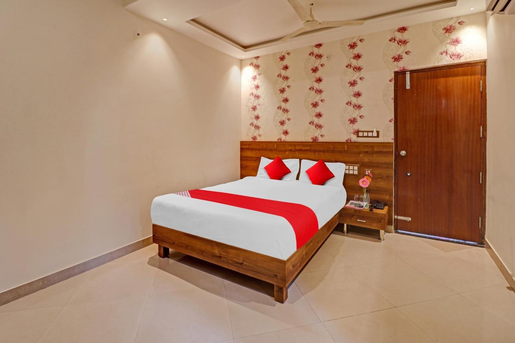 Hotel O Formula Vanivilasa Puram Exterior foto